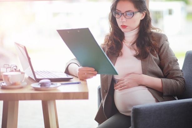 Grávida no trabalho: quais os desafios?