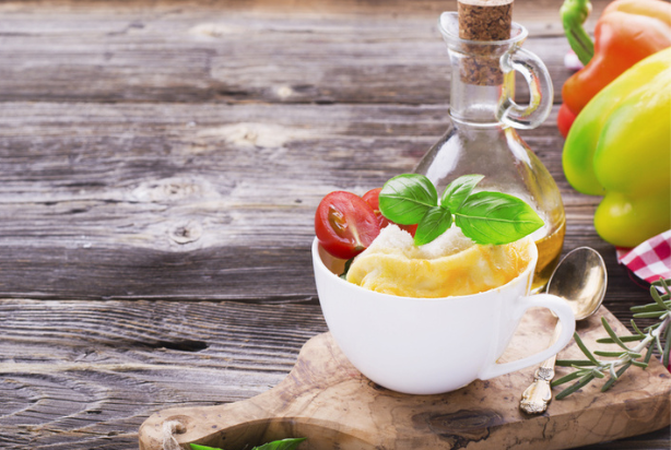 omelete de caneca de microondas