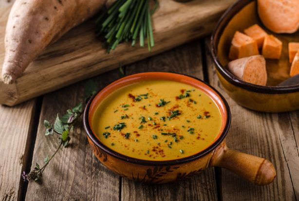 Sopa de creme de batata-doce