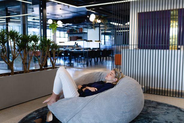 Power nap: conheça o cochilo no intervalo do trabalho