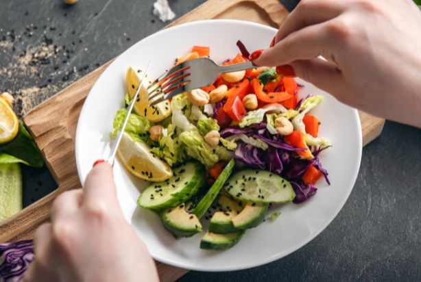 Receitas de saladas: 5 opções refrescantes para o dia a dia