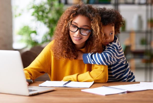 Desafios na maternidade: como o RH pode acolher as mães?