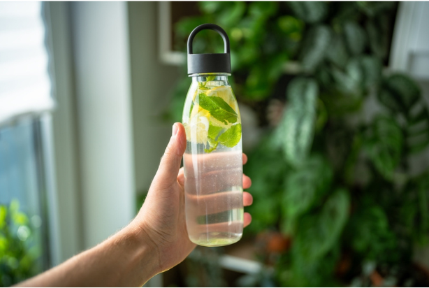 Água saborizada para substituir refrigerante zero