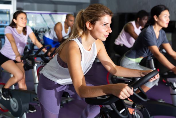 Spinning: o que é, quais são os benefícios e onde praticar