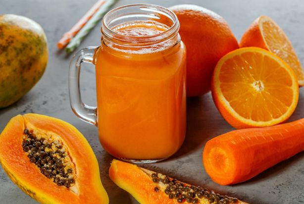 smoothie de mamão cenoura e laranja