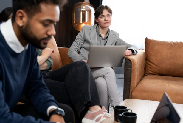 homem trans excluído no trabalho