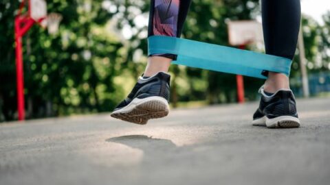 Mini band: 4 exercícios para incluir no treino