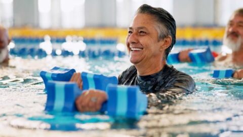 Exercícios na piscina: como atrair mais alunos para academia
