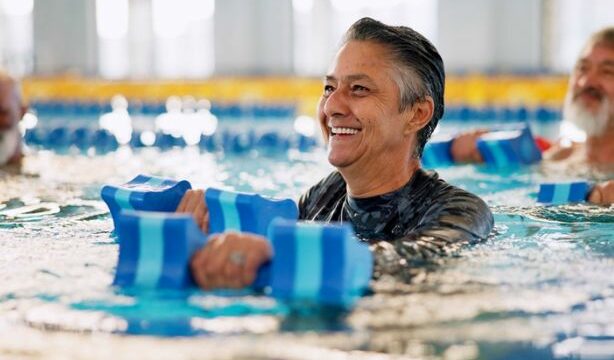 Exercícios na piscina: como atrair mais alunos para academia