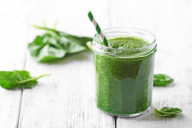 água com gás com suco verde