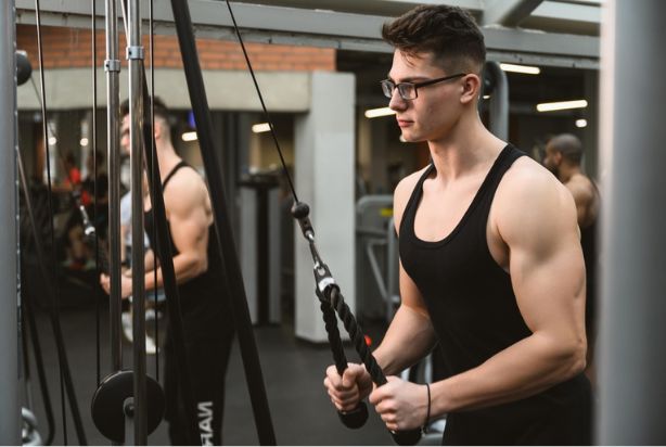 como fazer o tríceps corda