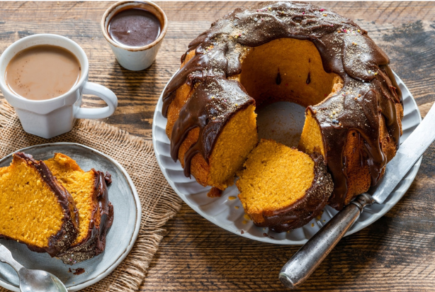Bolo de cenoura com chocolate