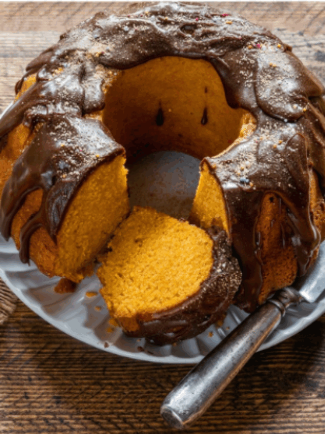 Bolo de cenoura com chocolate caseiro ou de caixa: qual escolher?