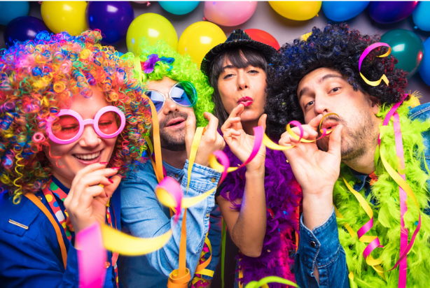 Carnaval na empresa com os colaboradores