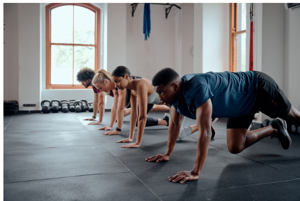 Pessoal fazendo mountain climber 
