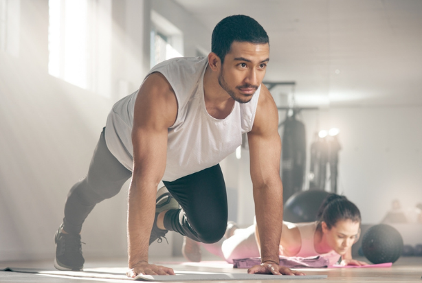 Mountain climber: aprenda a fazer no treino de cardio