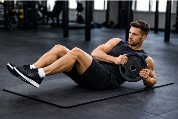 Pessoa fazendo exercícios com anilha