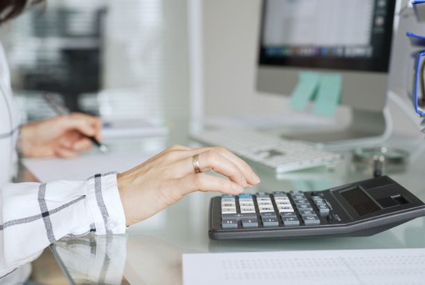 Adiantamento salarial calculo