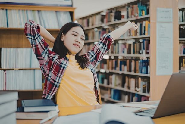 Saúde mental na graduação: como montar uma rotina equilibrada