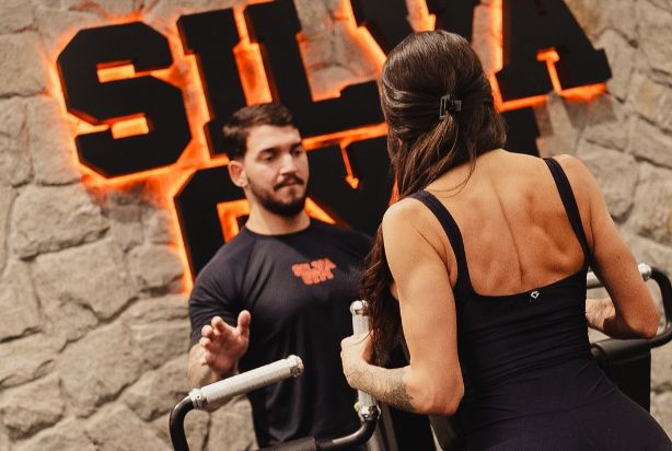 Aluna treinando na Silva Gym